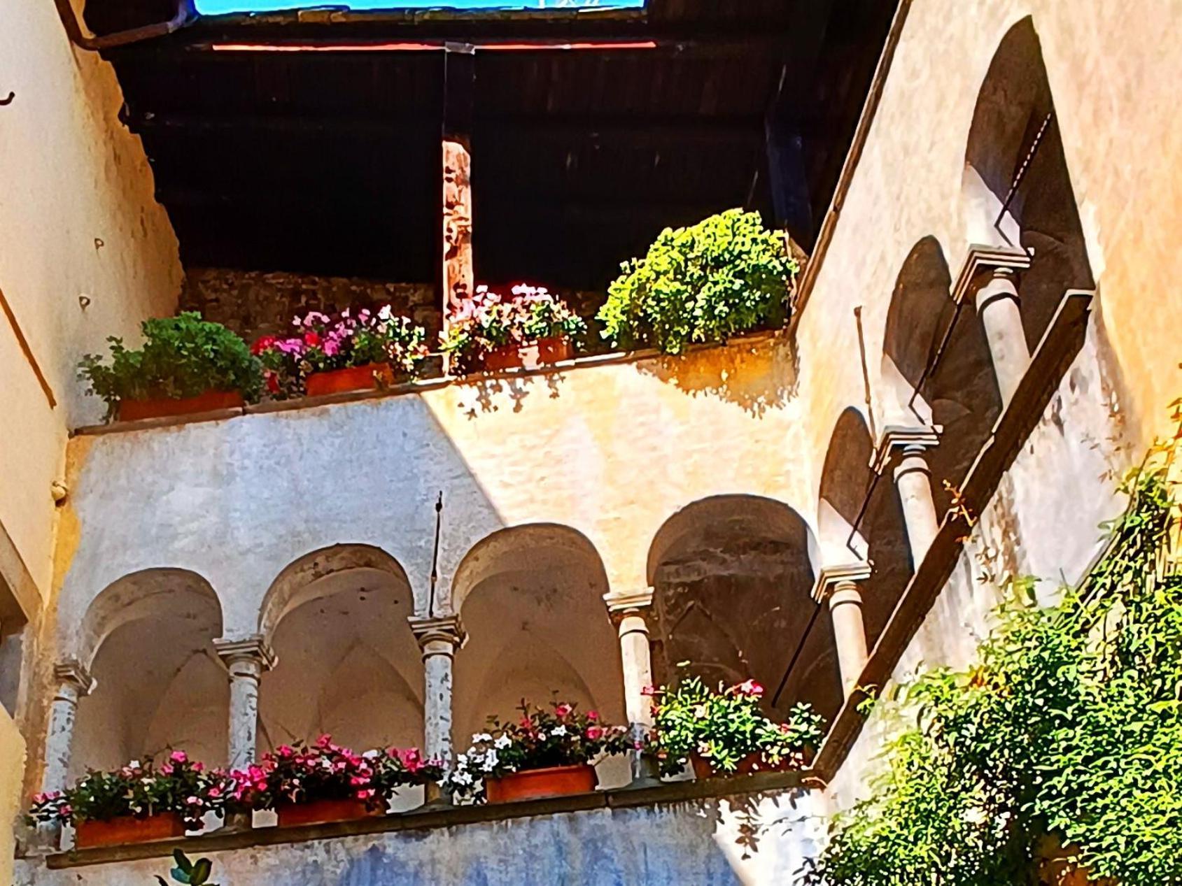 דירות San Bernardo  Il Granaio Di Palazzo Guicciardi חדר תמונה