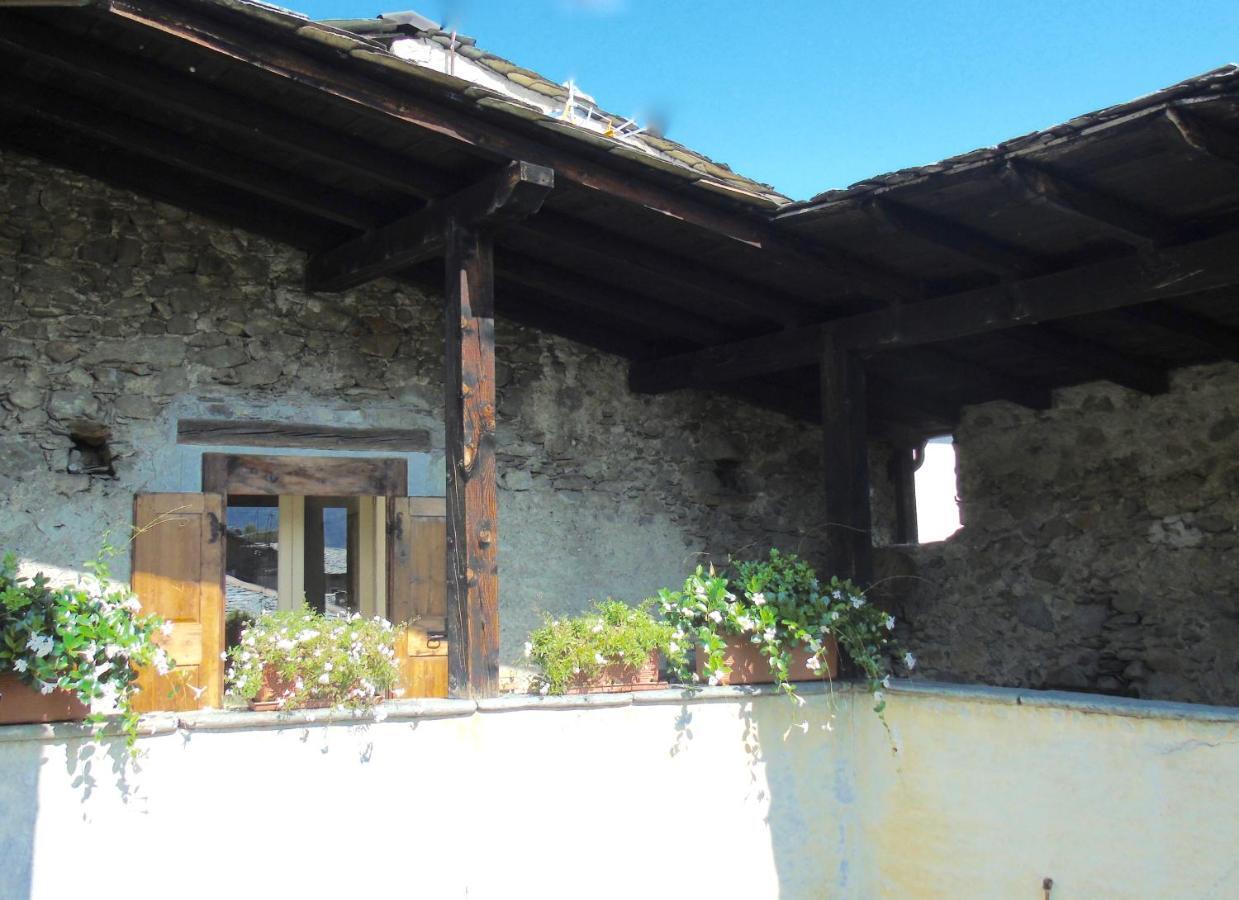 דירות San Bernardo  Il Granaio Di Palazzo Guicciardi מראה חיצוני תמונה